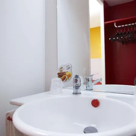 Première Classe Toulouse Nord - *