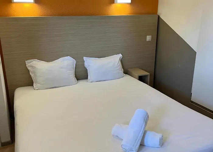 Première Classe Toulouse Nord - *